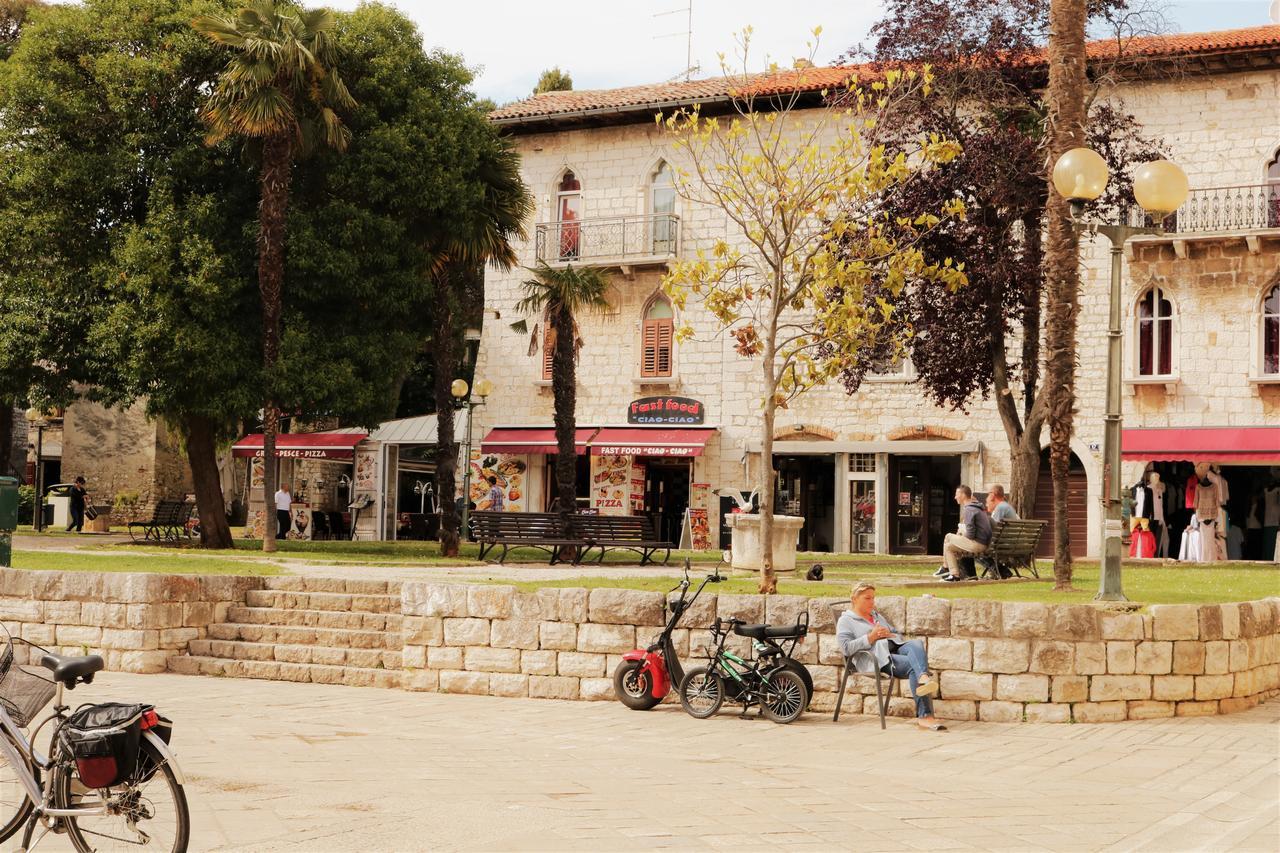 Hostel Alma 2 Poreč Exterior foto